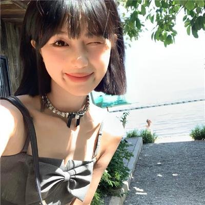 他的模样